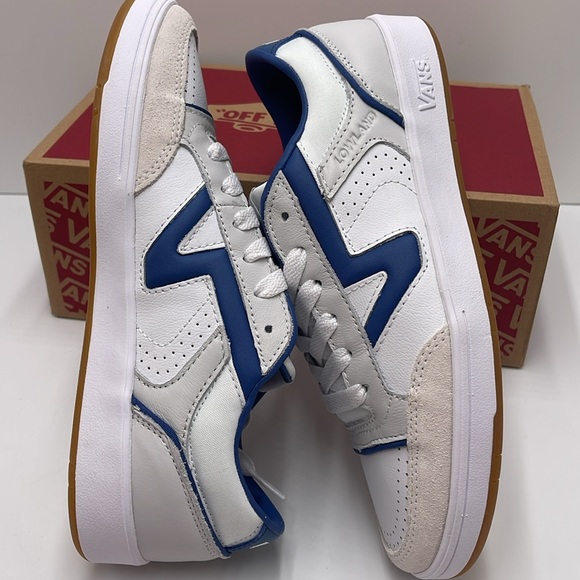 Vans WMNS Lowland Cc Jmp R
Court Navy/White
VN0007P2NAV
Sneakers - Picture 11 of 16